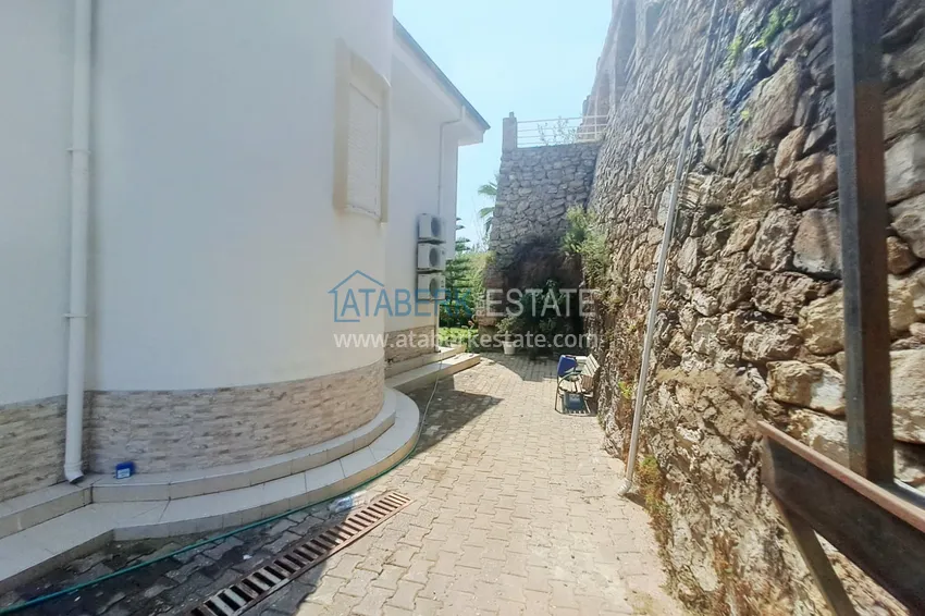 Trzypiętrowa prywatna willa z meblami od właściciela - Alanya, dzielnica Bektash. Nadaje się do zezwolenia na pobyt 8 
