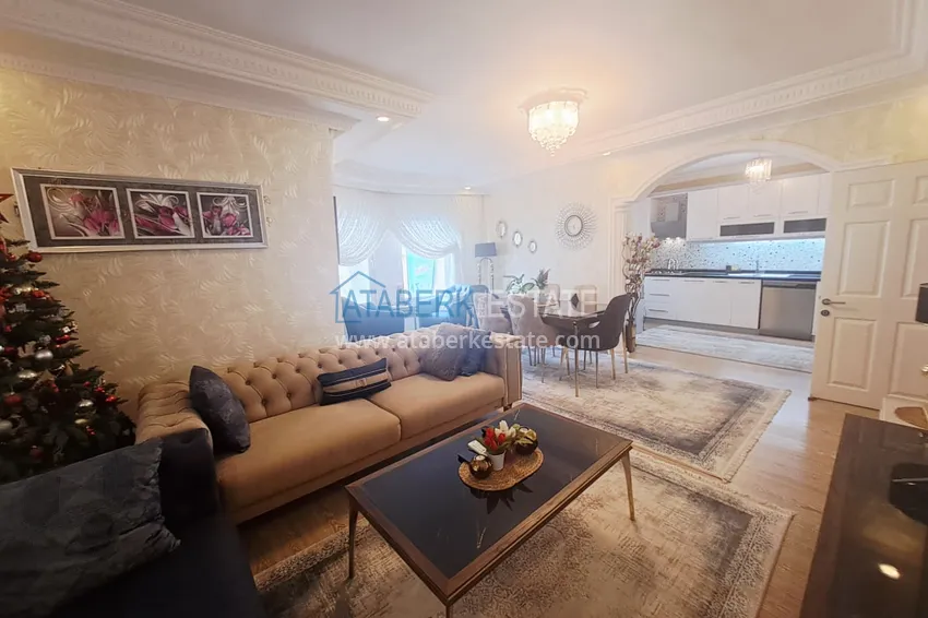 Kupuj  Apartament 2+1 umeblowany od właściciela w rejonie Kleopatry, centrum Alanyi — nadaje się na zezwolenie na pobyt 3 