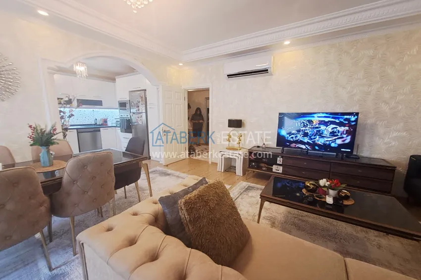 Kupuj  Apartament 2+1 umeblowany od właściciela w rejonie Kleopatry, centrum Alanyi — nadaje się na zezwolenie na pobyt 4 