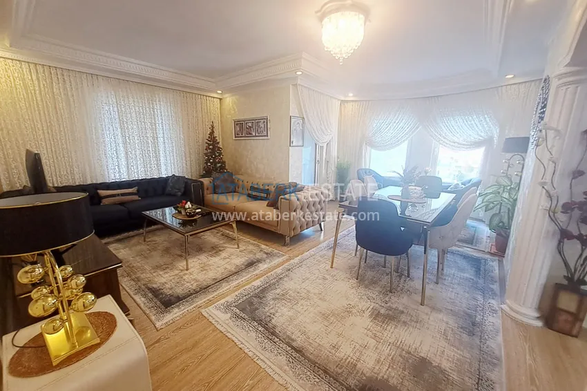 Kupuj  Apartament 2+1 umeblowany od właściciela w rejonie Kleopatry, centrum Alanyi — nadaje się na zezwolenie na pobyt 5 