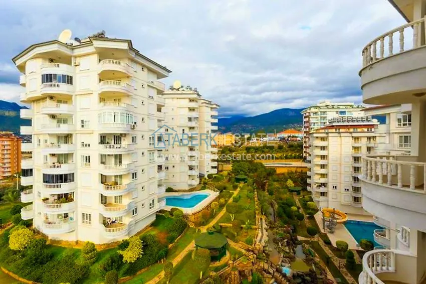 Trzypokojowe umeblowane apartamenty w dzielnicy Tosmur w Alanya. Nieruchomość na zezwolenie na pobyt 4 