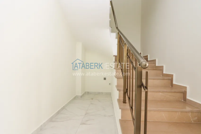 Kupuj  2+1 duplex z meblami w nowoczesnym kompleksie mieszkalnym - Upper Oba, Alanya. Nadaje się do uzyskania zezwolenia na pobyt 3 