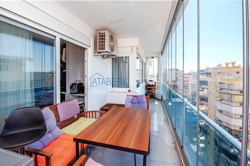 Kupuj  Dwupoziomowy penthouse 2+1 z meblami i widokiem na morze w centrum Mahmutlar 15 