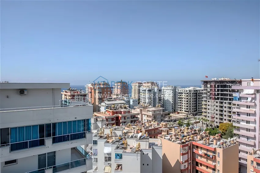 Kupuj  Dwupoziomowy penthouse 2+1 z meblami i widokiem na morze w centrum Mahmutlar 20 