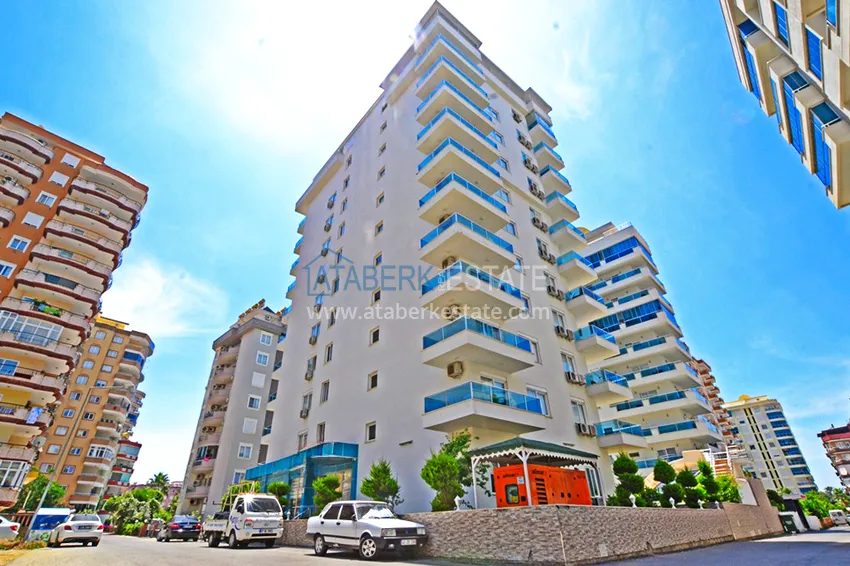 Dwupoziomowy penthouse 2+1 z meblami i widokiem na morze w centrum Mahmutlar 2 