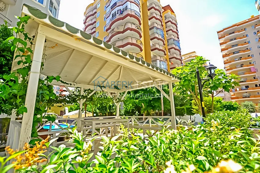 Dwupoziomowy penthouse 2+1 z meblami i widokiem na morze w centrum Mahmutlar 5 