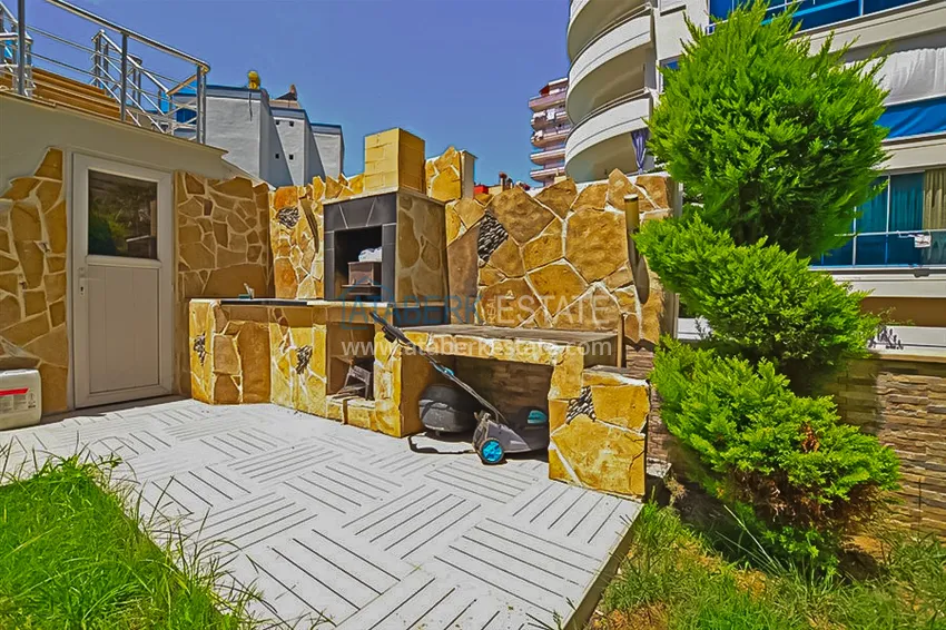 Dwupoziomowy penthouse 2+1 z meblami i widokiem na morze w centrum Mahmutlar 6 