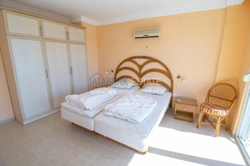 Kupuj  Willa 4+1 w Kargicak, Alanya — trzypiętrowa umeblowana w kompleksie domkowym 14 