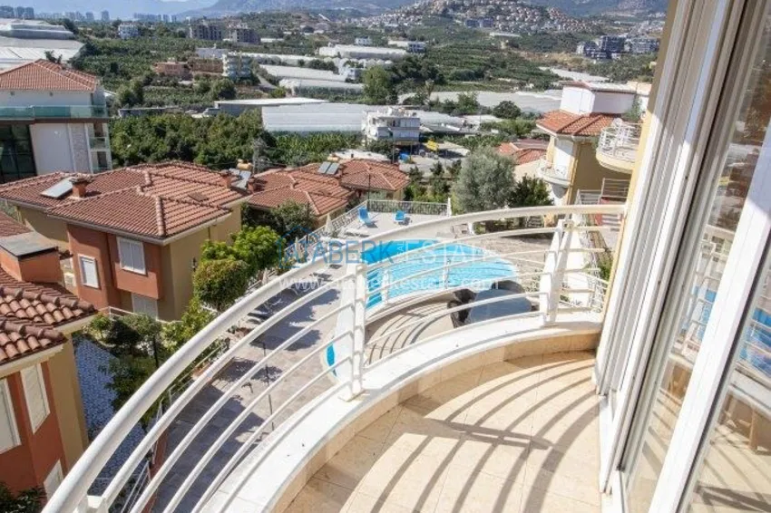 Kupuj  Willa 4+1 w Kargicak, Alanya — trzypiętrowa umeblowana w kompleksie domkowym 17 