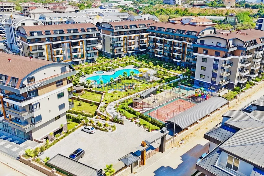 Nowo umeblowane mieszkanie 1+1 w komfortowej rezydencji w Oba, Alanya 1 