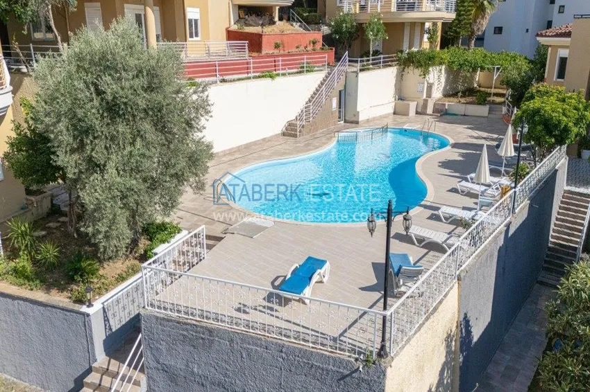 Willa 4+1 w Kargicak, Alanya — trzypiętrowa umeblowana w kompleksie domkowym 6 