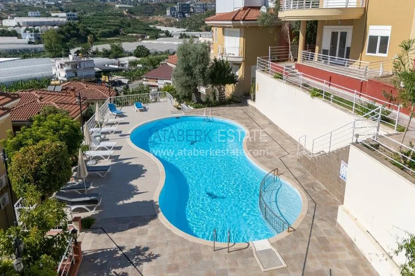 Willa 4+1 w Kargicak, Alanya — trzypiętrowa umeblowana w kompleksie domkowym 7 