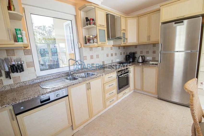 Kupuj  Willa 4+1 w Kargicak, Alanya — trzypiętrowa umeblowana w kompleksie domkowym 8 