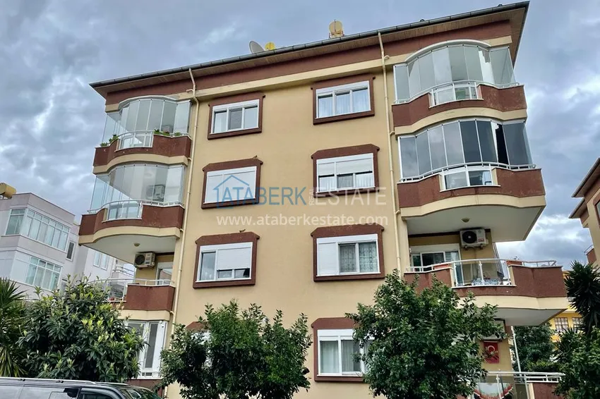 Duplex 3+1 w Alanyi - umeblowany w centrum Oba, 300 metrów od plaży  1 