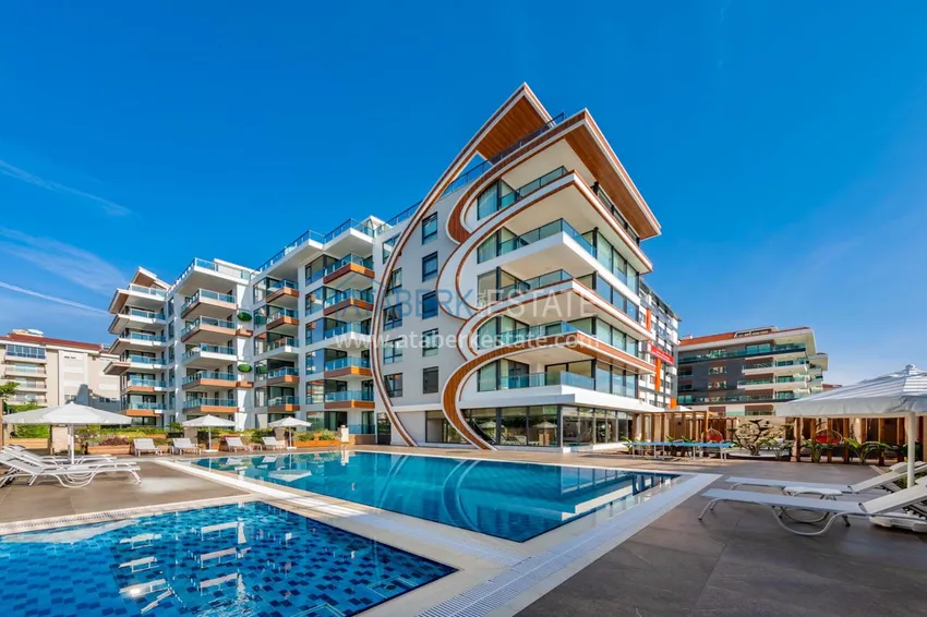 Apartament 1+1 z prywatnym ogrodem w elitarnym kompleksie przy plaży — Alanya, dzielnica Kestel 1 