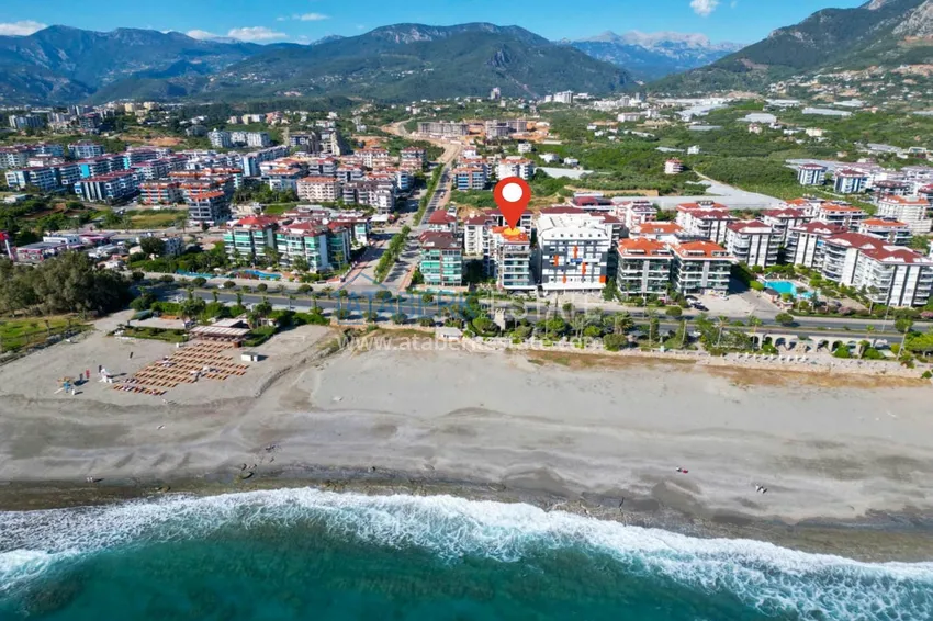Apartament 1+1 z prywatnym ogrodem w elitarnym kompleksie przy plaży — Alanya, dzielnica Kestel 2 