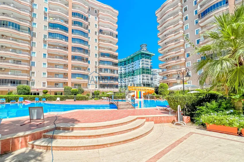 Apartament 2+1 w Alanya, dzielnica Mahmutlar — z meblami, przeszklonymi balkonami w pobliżu Yekta Mall 2 