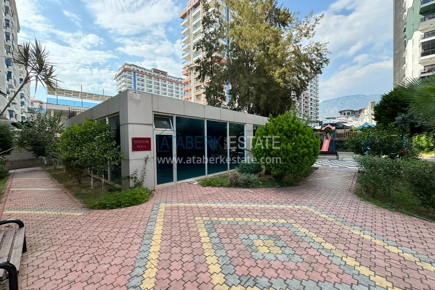 Apartament 2+1 w Alanya, dzielnica Mahmutlar — z meblami, przeszklonymi balkonami w pobliżu Yekta Mall 7 