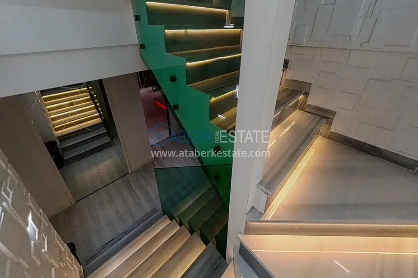 Kupuj  Elitarny triplex penthouse o oryginalnym designie w Alanya, dzielnica Mahmutlar 44 