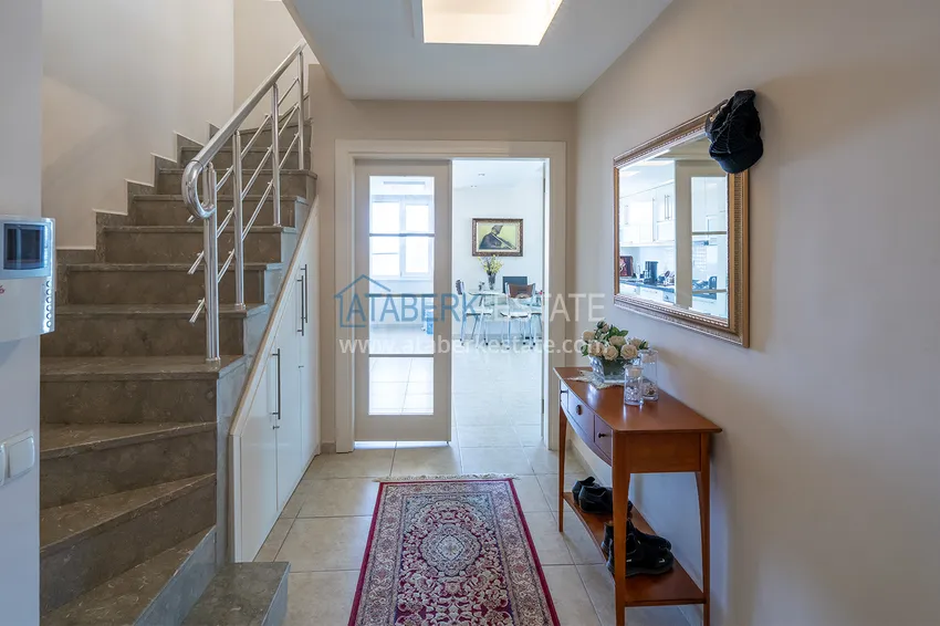 Kupuj  Nieruchomość na zezwolenie na pobyt w Alanyi. Dwupoziomowy penthouse pod klucz z panoramicznym widokiem, dzielnica Tosmur 5 