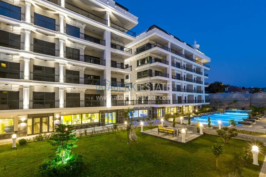 Dwupoziomowy penthouse 3+1 w Kargicaku — pod klucz, odpowiedni dla obywatelstwa 10 