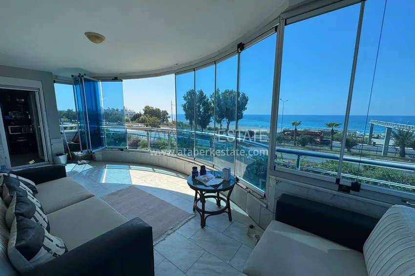Kupuj Luksusowy apartament 3+1 na pierwszej linii w Tosmur, Alanya — układ liniowy, meble, widok na morze 12