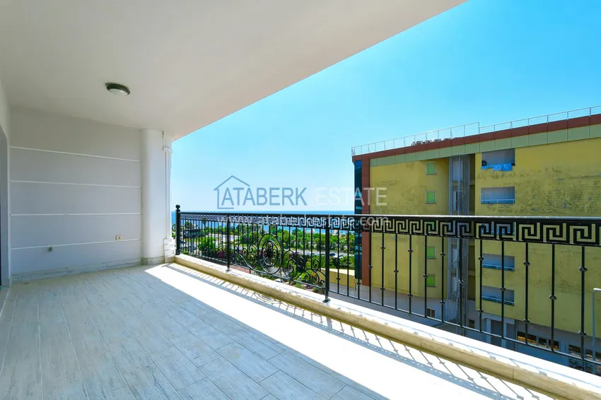 Kupuj  Dwupoziomowy penthouse 3+1 w Kargicaku — pod klucz, odpowiedni dla obywatelstwa 10 