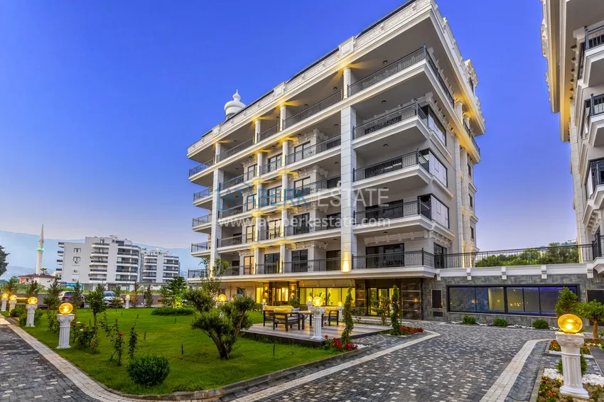 Dwupoziomowy penthouse 3+1 w Kargicaku — pod klucz, odpowiedni dla obywatelstwa 15 
