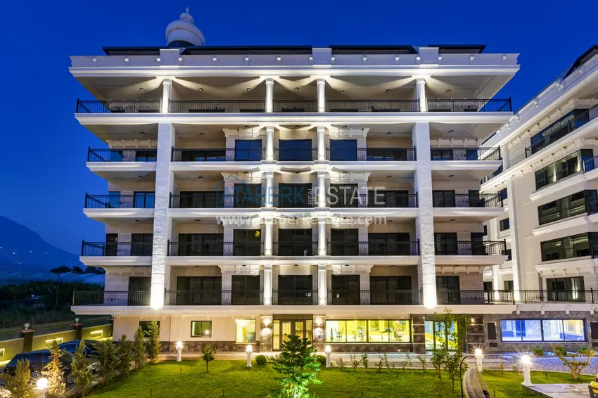 Dwupoziomowy penthouse 3+1 w Kargicaku — pod klucz, odpowiedni dla obywatelstwa 17 