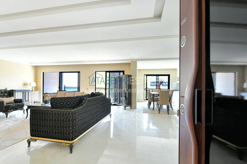 Kupuj  Dwupoziomowy penthouse 3+1 w Kargicaku — pod klucz, odpowiedni dla obywatelstwa 1 