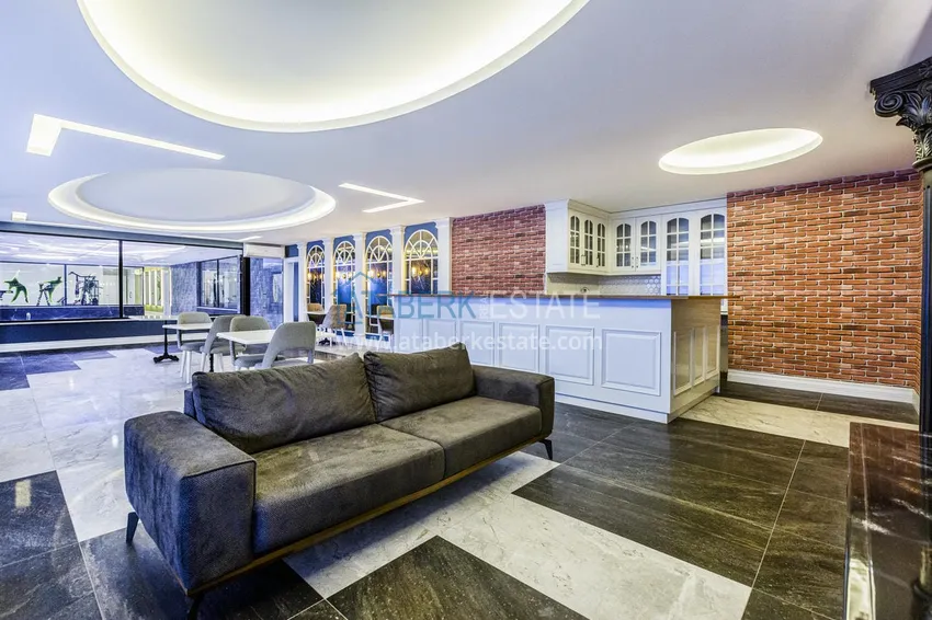 Dwupoziomowy penthouse 3+1 w Kargicaku — pod klucz, odpowiedni dla obywatelstwa 25 