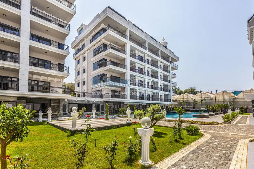 Dwupoziomowy penthouse 3+1 w Kargicaku — pod klucz, odpowiedni dla obywatelstwa 3 