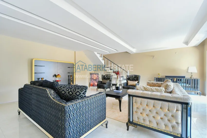 Kupuj  Dwupoziomowy penthouse 3+1 w Kargicaku — pod klucz, odpowiedni dla obywatelstwa 5 