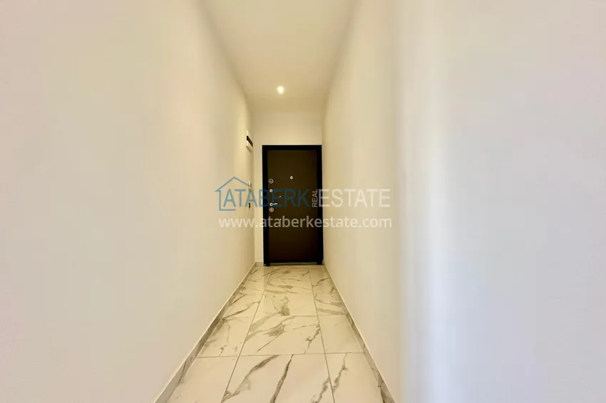 Kupuj  1+1 apartamenty z doskonałym wykończeniem w centrum Alanyi, plaża Kleopatra 8 