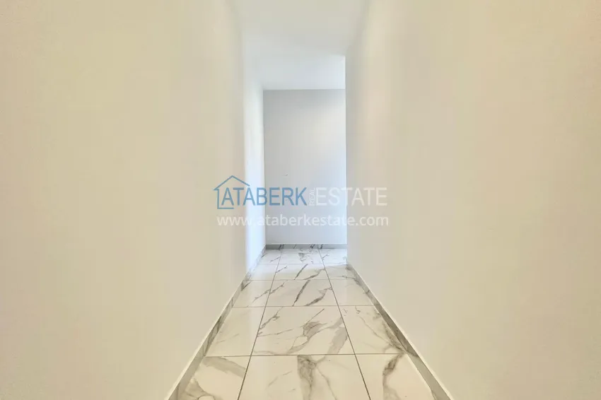 Kupuj  1+1 apartamenty z doskonałym wykończeniem w centrum Alanyi, plaża Kleopatra 9 