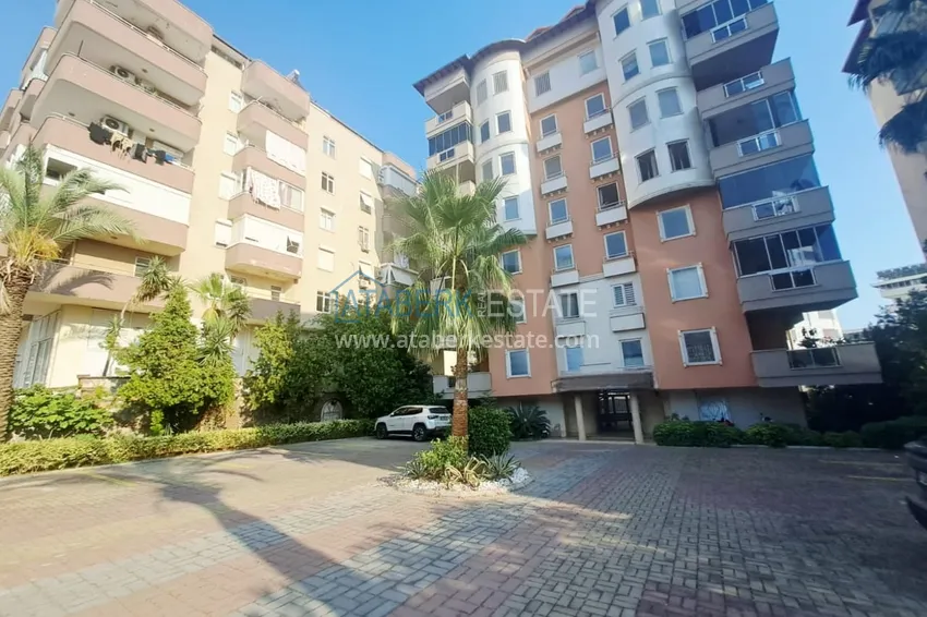 Nieruchomość na zezwolenie na pobyt w Alanyi - umeblowane mieszkanie 2+1, plaża Kleopatra 7 