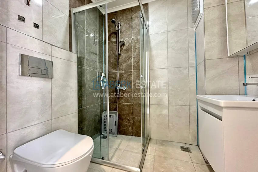 Kupuj  1+1 apartamenty z doskonałym wykończeniem w centrum Alanyi, plaża Kleopatra 16 