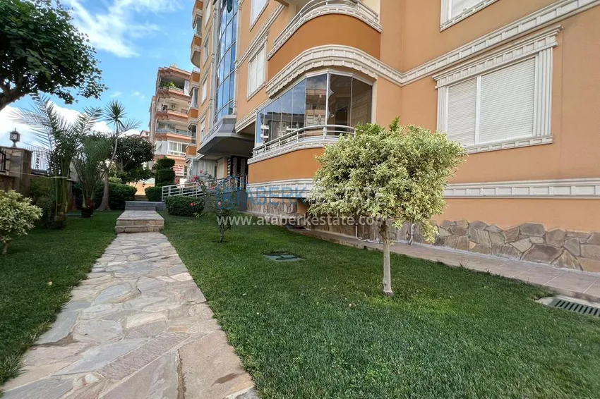 Przestronny, panoramiczny dwupoziomowy penthouse w centrum Alanyi — umeblowany i wyposażony w saunę, odpowiedni na zezwolenie na pobyt  9 