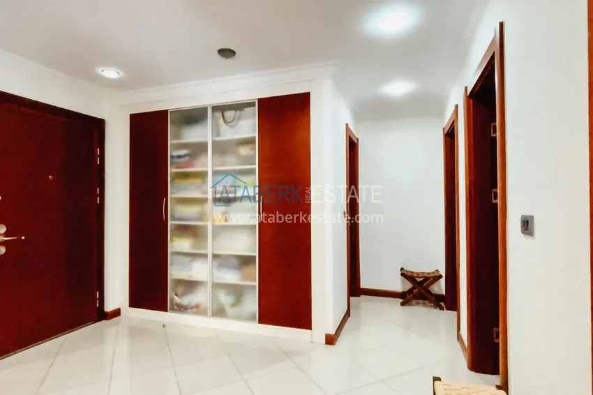 Kupuj  Apartament 3+1 przy plaży w centrum Alanyi, liniowy, umeblowany, opcja zezwolenia na pobyt 1 