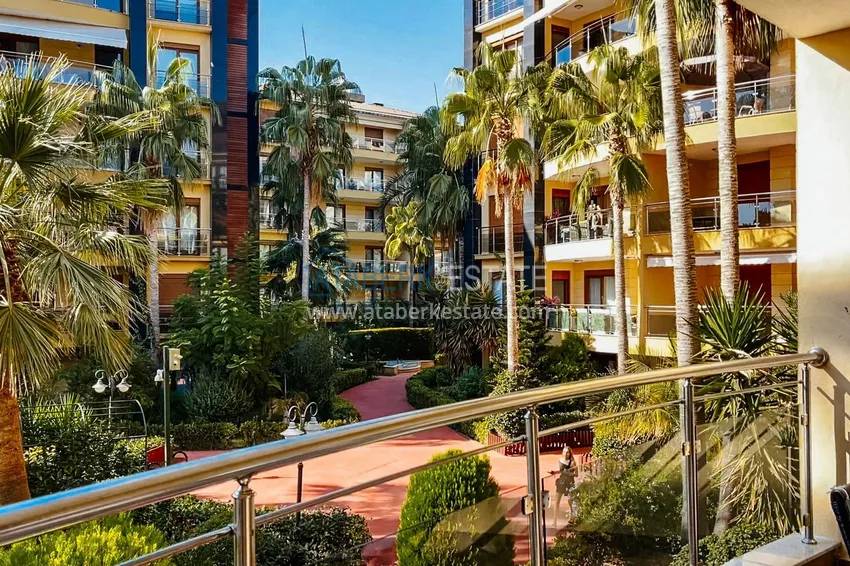 Kupuj  Apartament 3+1 przy plaży w centrum Alanyi, liniowy, umeblowany, opcja zezwolenia na pobyt 20 