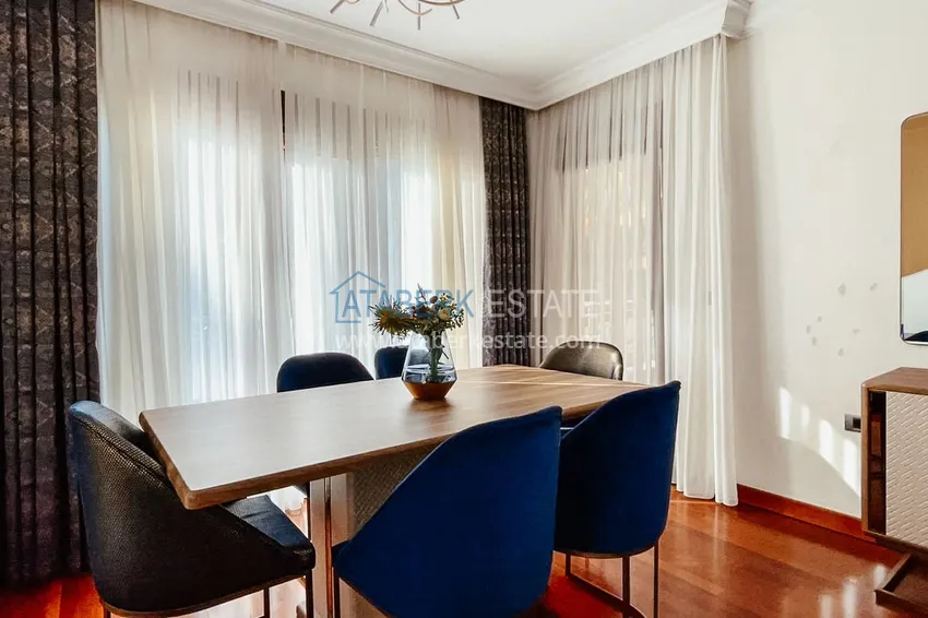 Kupuj  Apartament 3+1 przy plaży w centrum Alanyi, liniowy, umeblowany, opcja zezwolenia na pobyt 8 