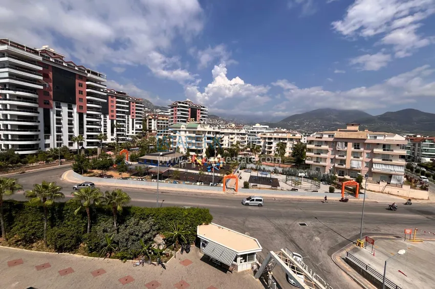Kupuj  Dwupoziomowy penthouse 2+1 z meblami i widokiem na miasto - w okolicy Oba 21 