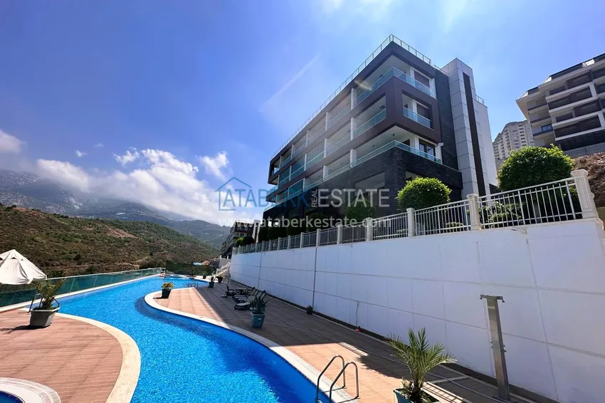 Apartament 2+1 z panoramicznym widokiem na morze i przyrodę w Mahmutlar — w kompleksie premium 4 