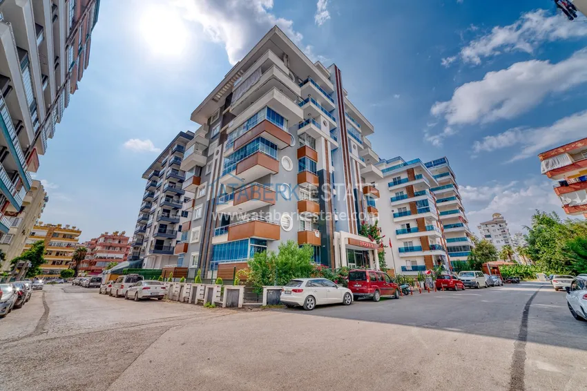 Apartament 1+1 z widokiem na morze i góry w Mahmutlar — 300 od morza, sprzedaż od właściciela 1 