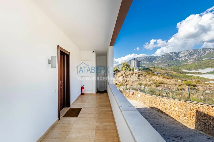 Elegancka willa 3+1 z panoramicznym widokiem na morze i góry w elitarnym kompleksie — Alanya, dzielnica Kargicak 10 