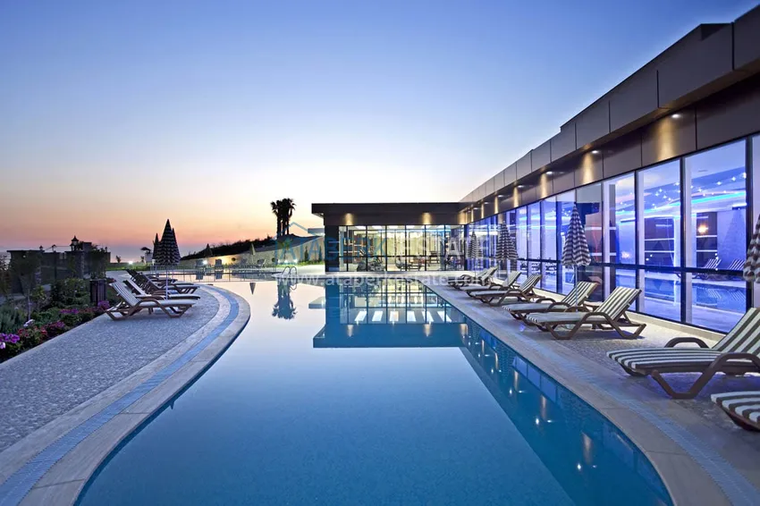 Elegancka willa 3+1 z panoramicznym widokiem na morze i góry w elitarnym kompleksie — Alanya, dzielnica Kargicak 13 