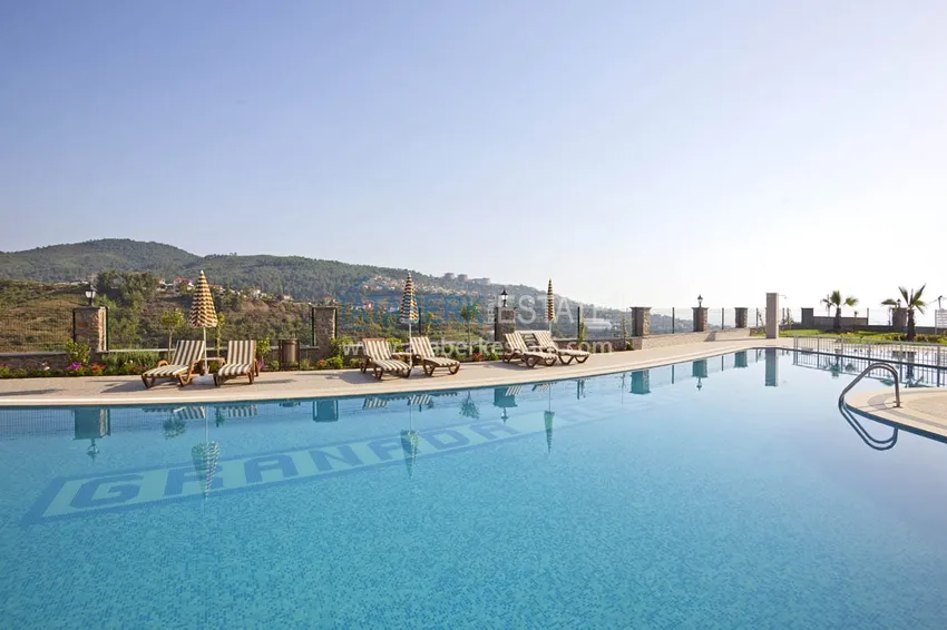 Elegancka willa 3+1 z panoramicznym widokiem na morze i góry w elitarnym kompleksie — Alanya, dzielnica Kargicak 14 