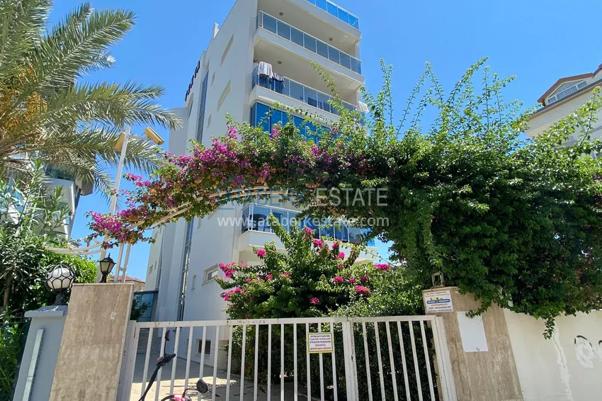 Apartament 1+1 w Alanyi, Oba — pod klucz z przeszklonym balkonem, blisko morza  3 