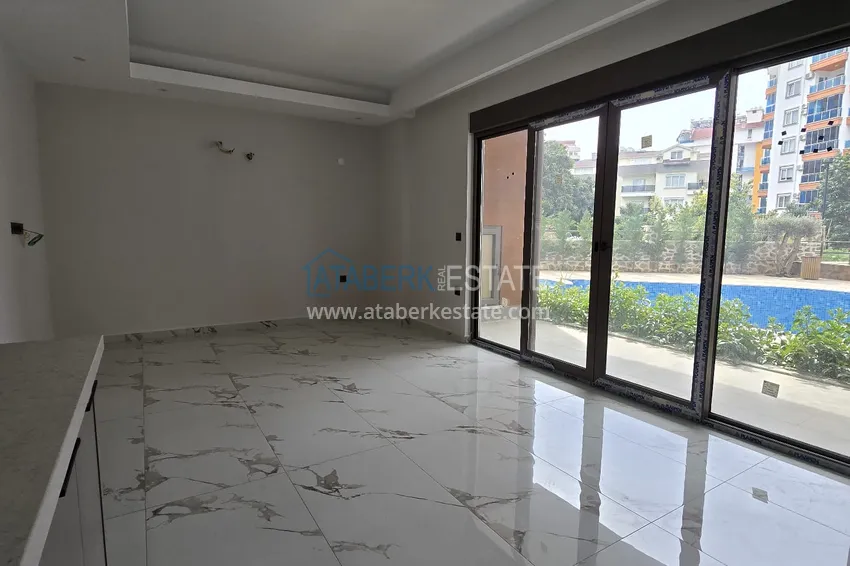 Duplex ogrodowy 2+1 w Tosmur z dokładnym wykończeniem  16 