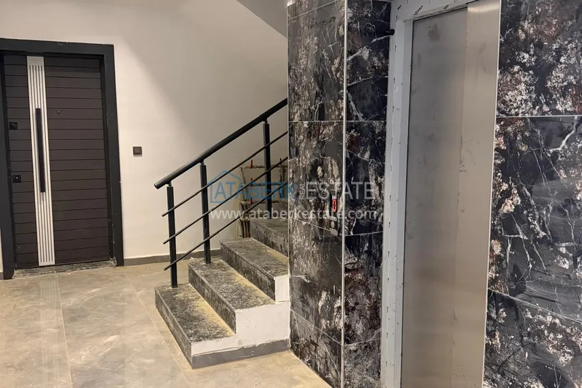 Apartament 2+1 z widokiem na fortecę w centrum Alanyi — Plaża Kleopatra 4 